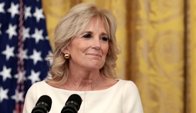 Първата дама на САЩ Джил Байдън е с COVID 19 Това